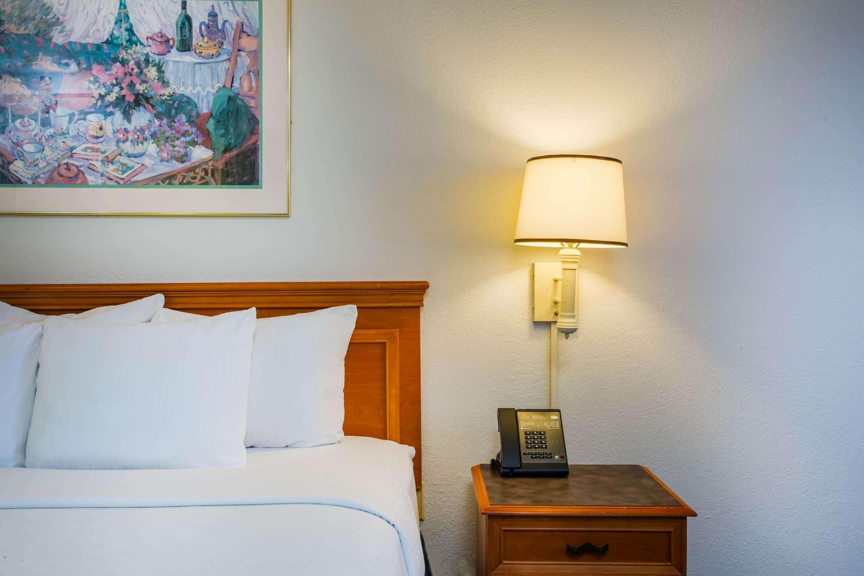 La Quinta Inn By Wyndham Norfolk Вирджиния-Бич Экстерьер фото